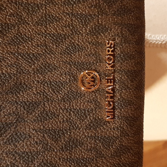 NWOT MICHAEL by Michael Kors Small Monogram Brown Kelsey Shoulder/Crossbody Bag - Picture 2 of 12